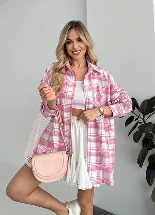 Женская базовая рубашка в клетку оверсайз свободного кроя длинная с длинным рукавом с...