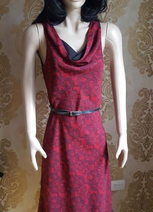 Элегантное двухслойное миди платье с красивым декольте