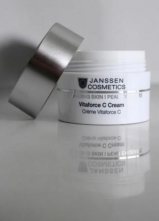 Крем с витамином с janssen