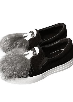 Стильні чорні сліпони