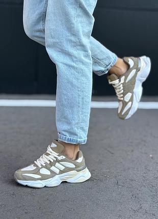 Замшевые кроссовки3 фото