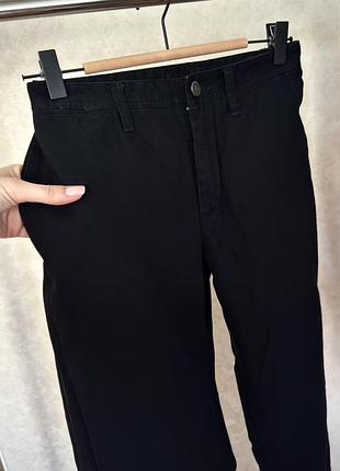 Базовые черные мужские штаны коттоновые oodji