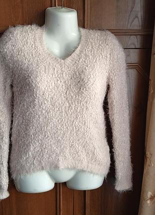 Свитер пушистый