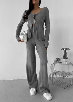 Оверсайз вязаный комплект с брюками и кардиганом на завязках