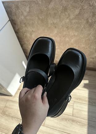 Туфлі чорні квадратний носок
