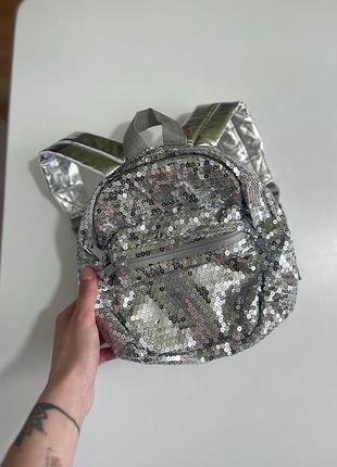 Детский рюкзак в пайетки