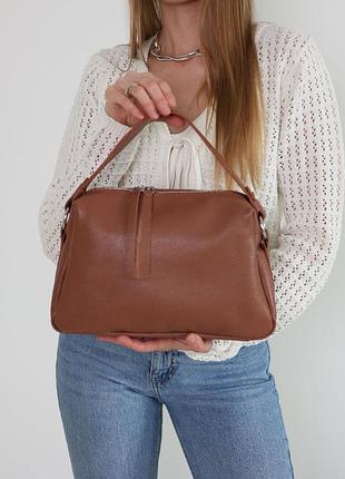 Шкіряна сумка карамельного кольору