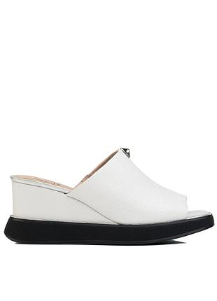 Шльопанці жіночі білі на танкетці 1424л