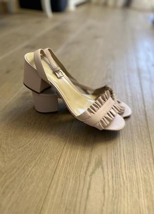 Продам босоножки michael kors