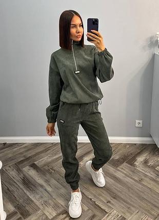 Костюм двійка жіночий кофта з коміром стійкою і штани джогери мікровельвет  чорний графіт бежевий хакі 42-52