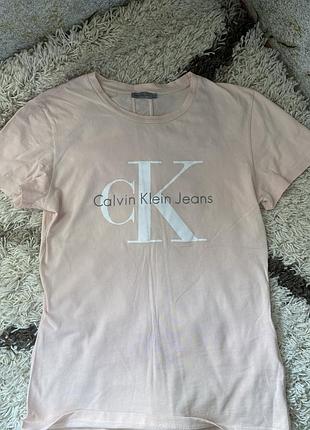 Футболка  calvin klein