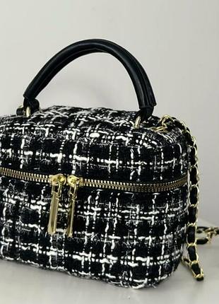 В наличии очень красивая твидовая сумочка 😍👜