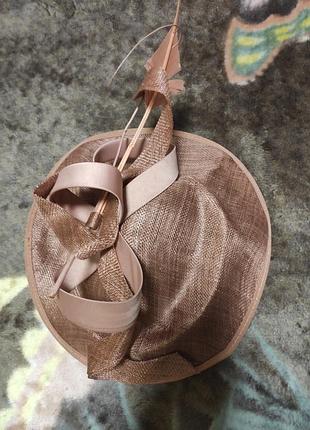 Капелюшок з бантами та пір'ям на обручі jasper conran