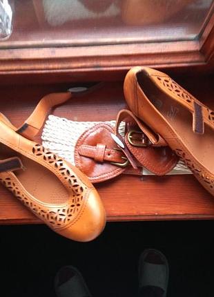 Шикарні туфлі з перфорацією відомого бренду ara