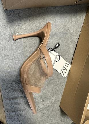 Босоніжки zara