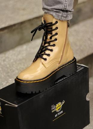 Dr martens beige patent, жіночі лакові черевики доктор мартінс демісезонні