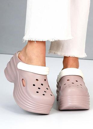 Крокси сабо шльопанці шльопки пудра рожеві гума резина на високій підошві платформі танкетці масивній з джибітсами