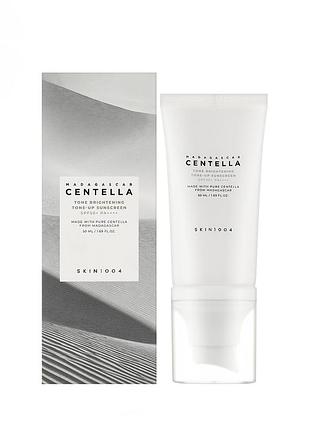 Солнцезащитный крем для выравнивания тона кожи skin1004 madagascar centella tone brightening tone2 фото