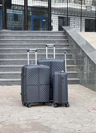 М 8530 серый средний дорожный чемодан marsel m на 4 колесах, 75 л, полипропилен