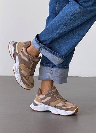 Кроссовки весенние