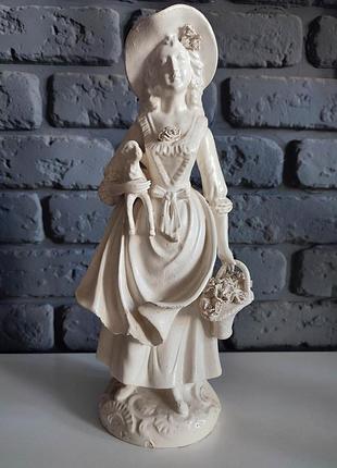 Статуэтка гипс девушка с ягненком ссср винтаж