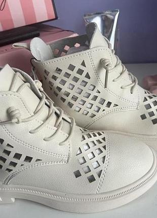 Ботинки для дівчинки устілка 21.5 см