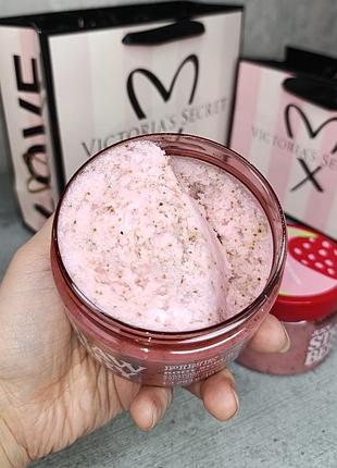 Набор / скраб + лосьон для тела «juicy strawberry». pink. victoria’s secret. оригинал 🇺🇸