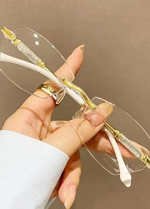 Очки при дальнозоркости, плюс, пресбиопия, серебристая и золотая бриллиантовая огранка.