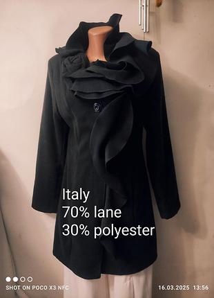 Вовняне італійське кашемірове пальто з воланами
