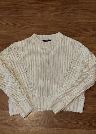 Светр вʼязаний