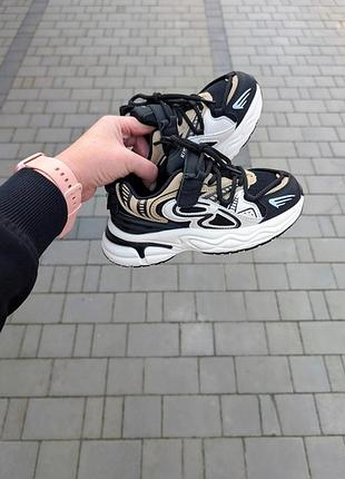 Стильные кроссовки для девочки