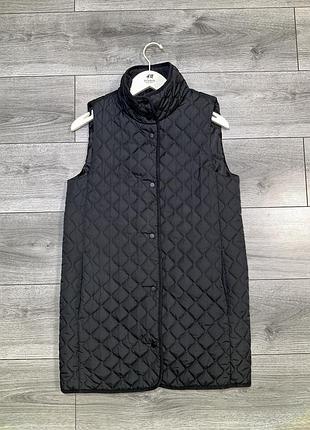 Чорний стьобаний жилет f&f