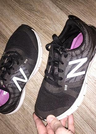 Женские кроссовки new balance
