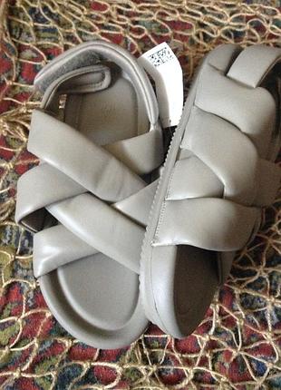 Сандалии стелька 26 см. тапки на липучке.