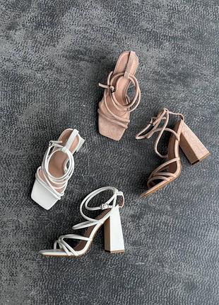 Босоніжки на високих підборах з переплетінням чорні білі бежеві еко шкіряні замшеві 11005 11008