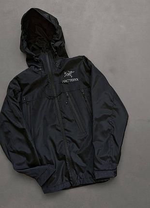 Мужская куртка черная arcteryx весенняя куртка арктерикс с капюшоном