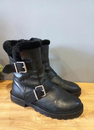 Зимние, кожаные, фирменные, ботинки от zara,черные, с мехом