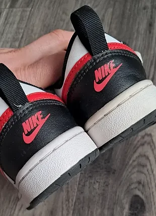Універсальні шкіряні кросівки nike court borough low2 bq5451-110 (р.32)6 фото