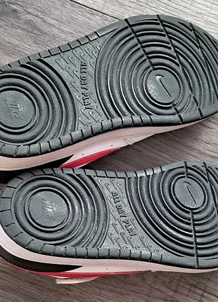 Універсальні шкіряні кросівки nike court borough low2 bq5451-110 (р.32)7 фото