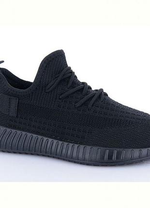 Кросівки 👟👟👟