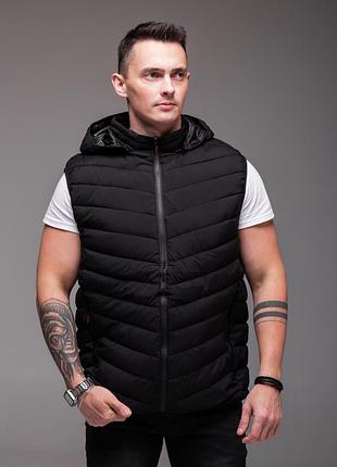 Чоловіча жилетка безрукавка з капюшоном і кишенями