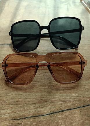 Стильные крупные солнцезащитные очки