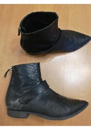 Черевики ботильони