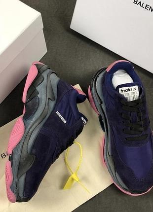 Стильные кроссовки triple s