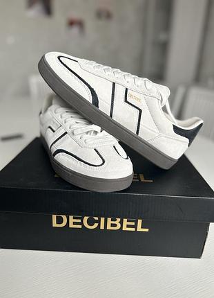 Кросівки decibel