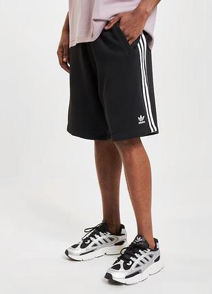 Оригінальні бавовняні шорти adidas adicolor 3-stripes / iu2337