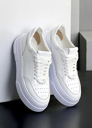 Купить новые актуальные женские кеды, цвет белые. весенние, летни вариант, с перфорацией, высокая по