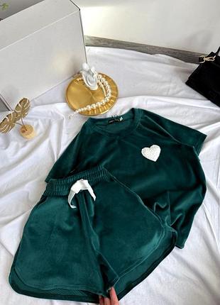 Домашний велюровый костюм пижама женская шорты и футболка с сердечком