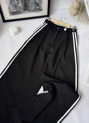 Брюки/ брюки стильные / с лампасами / цвет черный бежевый серый 9
