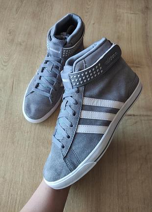 Фирменные замшевые женские кроссовки adidas 38,5